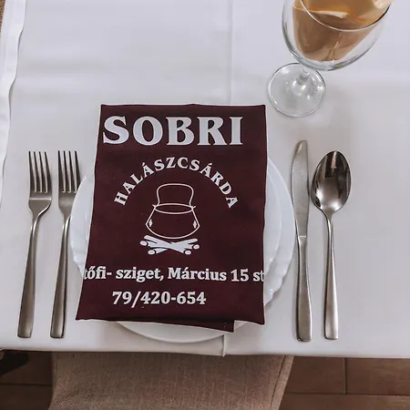 Gasthuis Sobri Halaszcsarda Es Panzio 3*