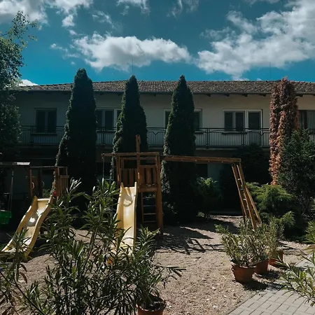 Sobri Halaszcsarda Es Panzio Бая