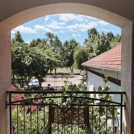 Sobri Halaszcsarda Es Panzio Гостевой дом