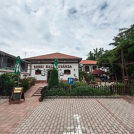 Casa de hóspedes Sobri Halászcsárda és Panzió 2*