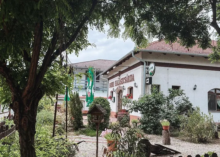 Sobri Halaszcsarda Es Panzio Гостевой дом Бая